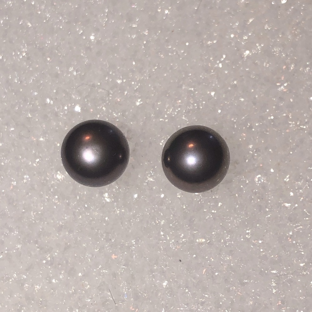 STERLING Purple / Grey Pearl Stud Earrings Approx 6mm